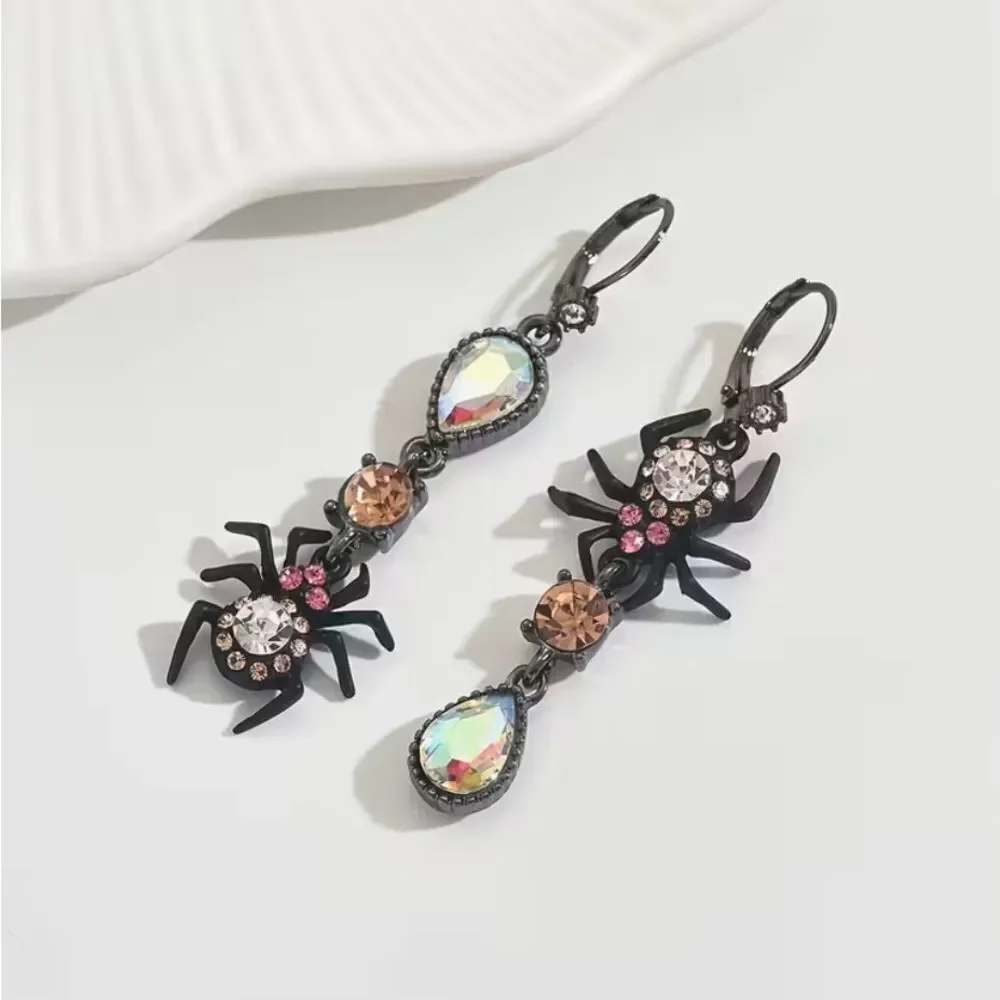 🕷️ Betsey Johnson Mismatched Black and Pink Dangle Spider Earrings 🕷️